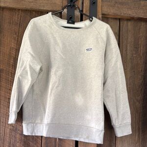 Women’s Patagonia Gray Crewneck 3/4 sleeve Sweatshirt size large